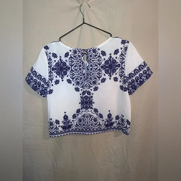 Mooloolaba crop top tshirt - Picture 10 of 10